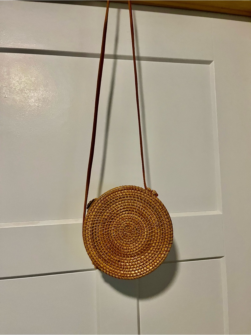 Round Woven Straw Crossbody Bag in Tan